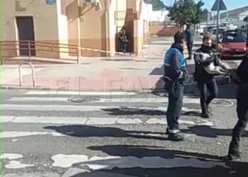 resgcate2019 01 28 21h56m36s186 1 Los bomberos rescatan a un perro de un incendio en la calle Leandro Alfaya Rey