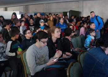 151 230219 Juegos y youtubers en la Game Zone