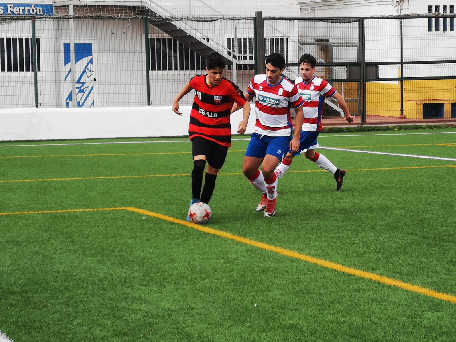 El CF Rusadir le planta cara a todo un Granada
