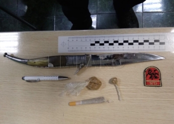 POLICIA La Policía Local localiza una navaja de 15 centímetros en un vehículo con orden de embargo