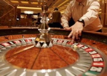ruleta juego azar probabilidad efe El PSOE saca pecho ante la campaña para luchar contra la ludopatía