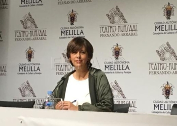 La consjera de Cultura, Fadela Mohatar, en la rueda de prensa en la sala Fando y Lis.