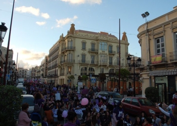 Centenares de melillenses se manifiestan por el Día de la Mujer el 8 de marzo.