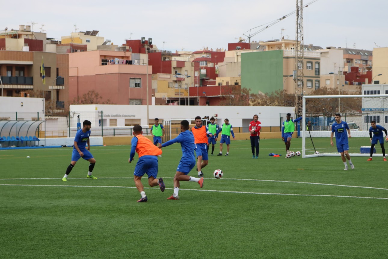 La Unión Deportiva Melilla trabaja ya la salida a tierras murcianas