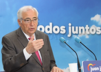 7 1 5 Imbroda: "Pedro Sánchez huye como una liebre de las garras dialécticas de Pablo Casado"