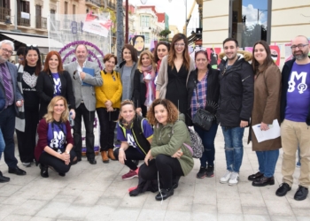 9 1 3 Melilla se tiñe de morado