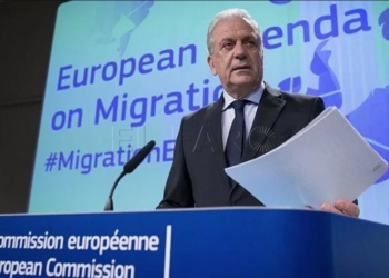 Dimitris Avramópulos Europa anuncia apoyo técnico, financiero y político a España para atajar la presión migratoria