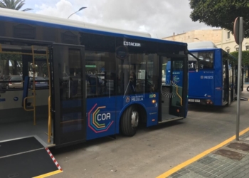 f4f194fc 199b 443f bfd6 500e6ea2678f La COA renueva flota de autobuses y ofrecerá información en las paradas