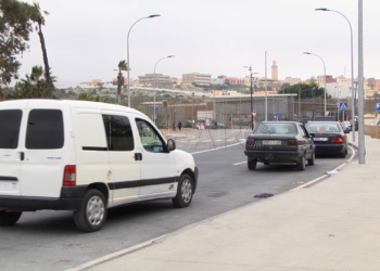 2 8 Tráfico denso en las fronteras por la operación salida de Semana Santa