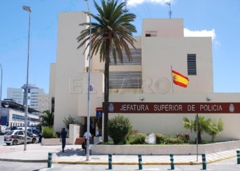 JEFATURA SUPERIOR DE POLICÍA La Policía Nacional detiene a dos individuos por el incendio de un vehículo