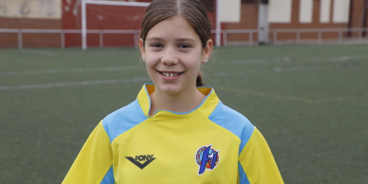 Nombre: Mara Portillo Rubio
Nombre deportivo: Mara
Club: Espiguera Féminas