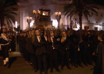 el santo entierro concentra a cientos de melillenses Semana Santa 2019 | El Santo Entierro concentra a cientos de melillenses