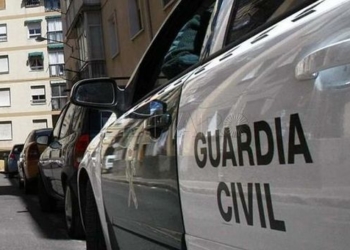 guardia La Guardia Civil de Melilla auxilia a una menor en casa de un hombre detenido por drogas