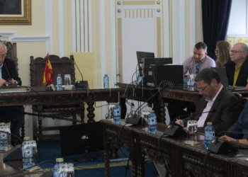 imbroda aberchan pleno politica moviles Jornada de reflexión en el pleno