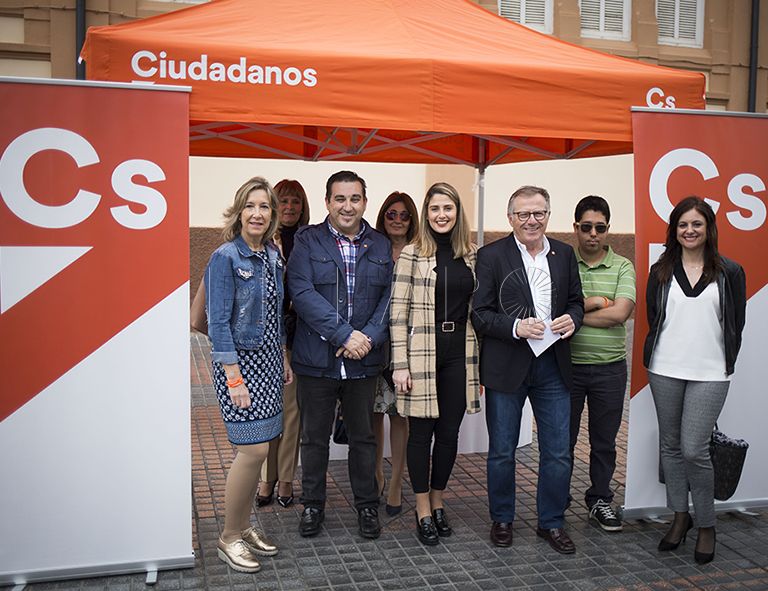 Okupas, frontera, equiparación salarial y un 'visado por puntos', ejes de Cs en interior y seguridad