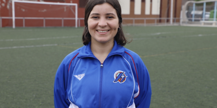 Nombre: Navila Mohamed Amar
Cargo: Ayudante de la seleccionadora