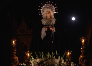 oscuridad y soledad en viernes santo Semana Santa 2019 | Oscuridad y 'Soledad' en Viernes Santo