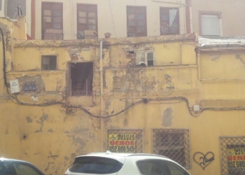 photo5866268621997715280 Un vecino pide solución a un solar junto a su casa, abandonado más de una década