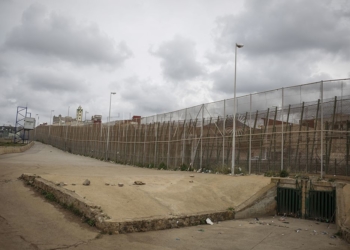 valla melilla salto abril Salto a la valla en Melilla: acceden dos hombres de un grupo de cuatro