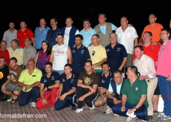 Foto de familia de la primeras de las ediciones que se disputaron en las playas melillenses.