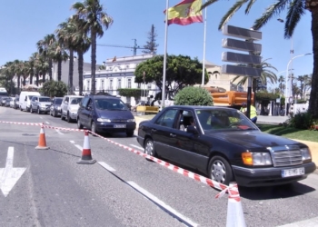 atascos y confusion por los cortes de trafico en la rotonda de delegacion del gobierno Atascos y confusión por los cortes de tráfico en la rotonda de Delegación del Gobierno