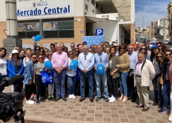 caravana pp elecciones 26m mercado central Imbroda: “Abriremos los brazos a quienes apuesten por la integración”