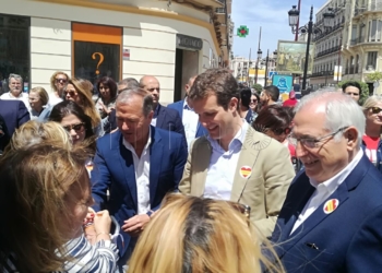 casado visita melilla Casado pasea por Melilla antes del encuentro con los afiliados