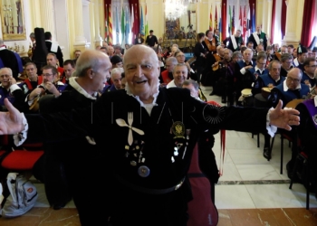 certamen cuarentunas salon dorado asamblea melilla Tunas de toda España, Holanda, México y Portugal 'toman' el Salón Dorado