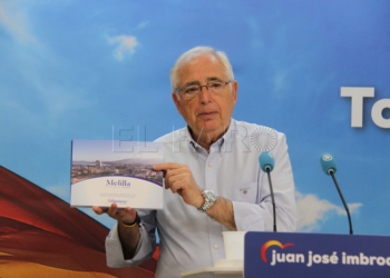 juan jose imbroda presenta libro mirando futuro Imbroda presenta un libro resumen de la transformación de Melilla