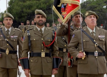 los artilleros de melilla interpretan su himno en el 2 de mayo Los artilleros de Melilla interpretan su himno en el 2 de mayo