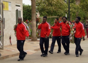 medio centenar de inmigrantes entra a melilla saltando la valla Medio centenar de inmigrantes entra a Melilla saltando la valla