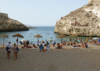 playa galapagos bandera azul Cielos despejados y un sábado caluroso en Melilla