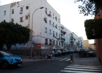 Un vigilante herido con contusiones al interceder en una pelea de tres menas