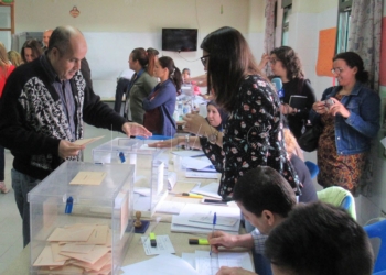 voto elecciones locales Ocho partidos se disputan los 25 sillones de la Asamblea: 59.300 votantes deciden cómo será el reparto