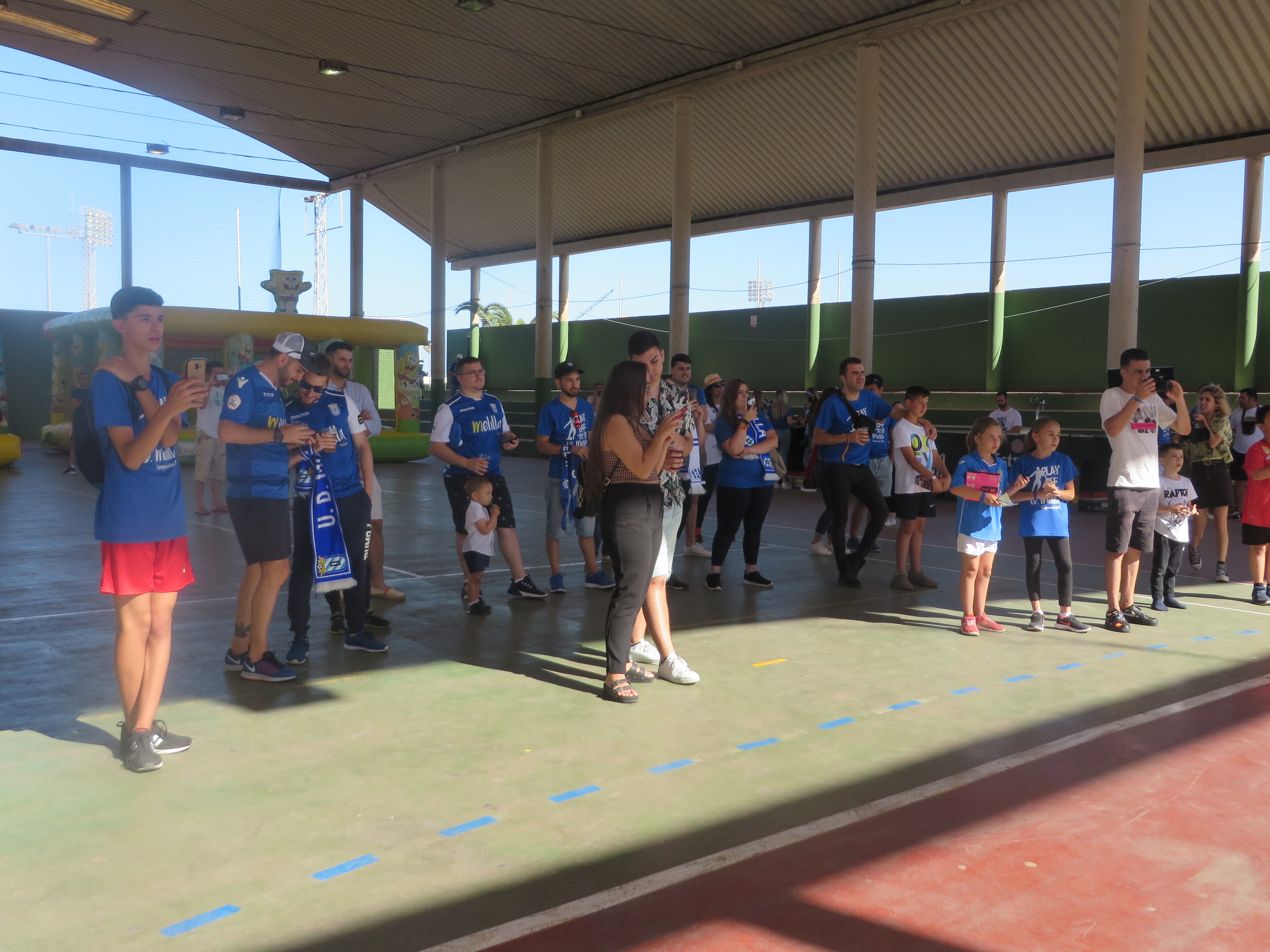 La música y los juegos invaden la Fanzone