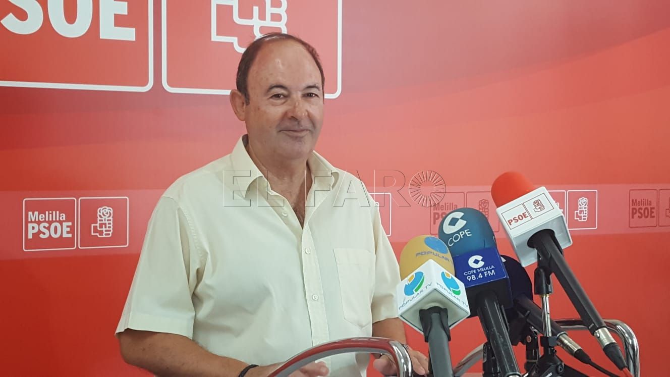 El PSOE exige la renuncia de Imbroda como senador