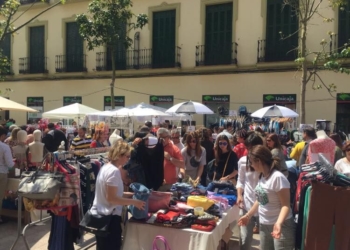 Más de 30 establecimientos participan este sábado en la Feria Outlet en el parque Hernández