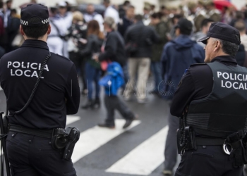 policia local Dos plazas de inspector para la Policía local: las bases están en el BOME
