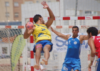 2 2 Melilla, en el Nacional de balonmano playa