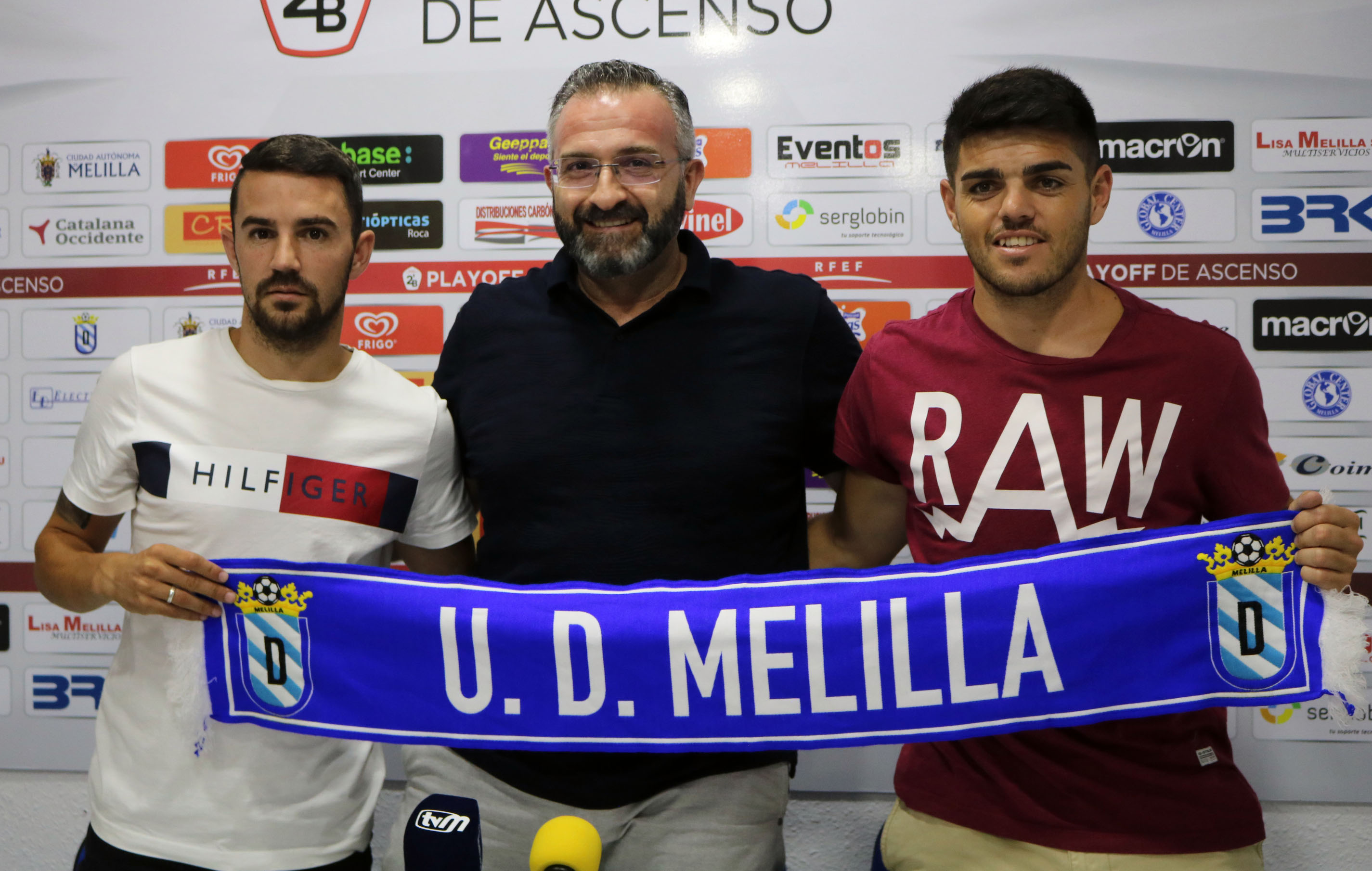 Carri y Mawi, presentados por el club