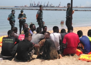 8 1 Sigue bajando el número de inmigrantes irregulares que entra en Melilla