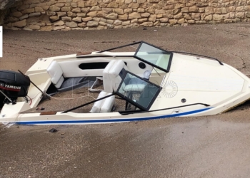 Embarcación interceptada La Guardia Civil aborta la salida clandestina de una embarcación deportiva con migrantes