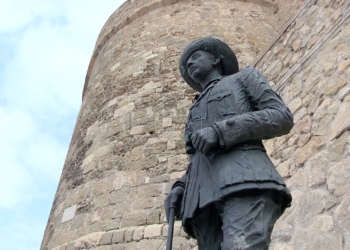 Franco y su escultura polémica dejarla frente al puerto o retirarla por la Ley de Memoria Histórica Franco y su escultura polémica: dejarla frente al puerto o retirarla por la Ley de Memoria Histórica