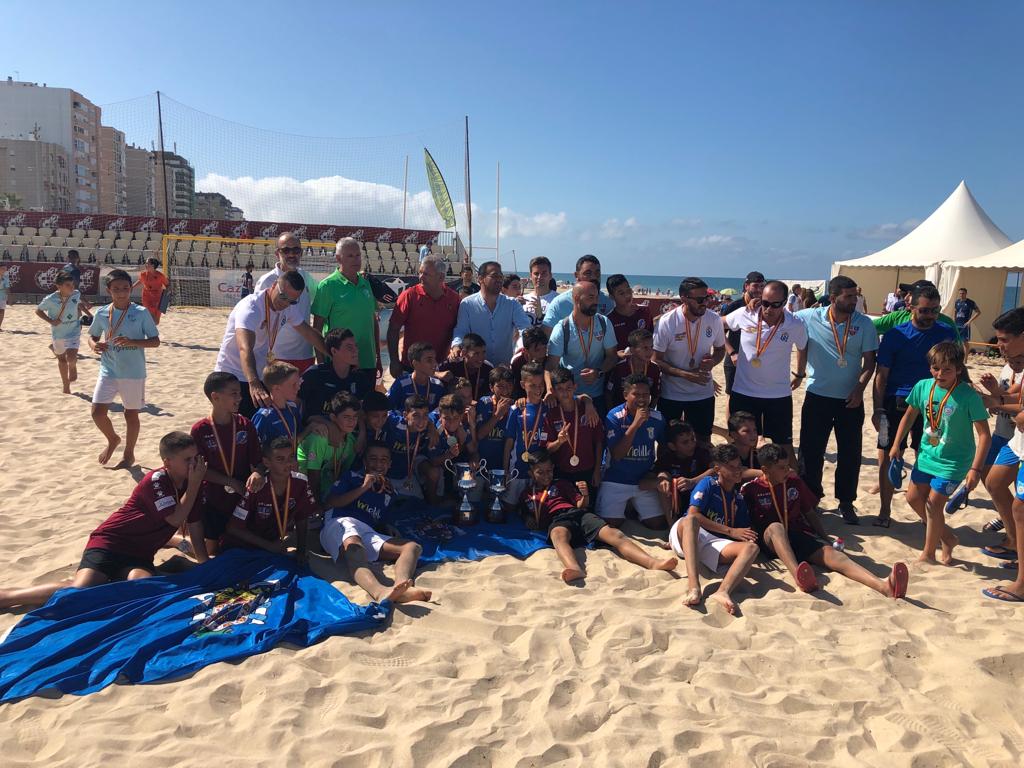 La UD Melilla se trae el título de campeones de España de Cádiz