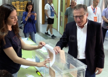 eduardo de Castro vota Abren diligencias a De Castro por falsedad y fraude electoral