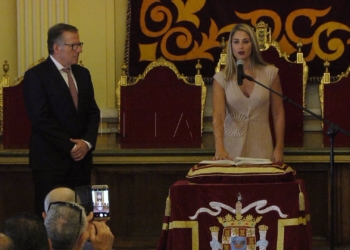 paula villalobos jura cargo consejera melilla El 'Gobierno del cambio' despega con la jura o promesa de sus miembros