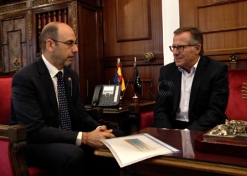 reunion eduardo castro juez decano melilla El juez decano traslada al presidente la situación de la Justicia en Melilla