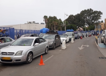 En el balance de la OPE, unos 200 coches cruzaron la frontera con Marruecos