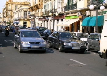 Coches avenida Melilla 1 La Zona Naranja llegará a Melilla en los próximos meses