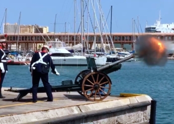 Las salvas de cañón dan inicio a las primeras pruebas de cruceros y vela ligera en la Semana Náutica Las salvas de cañón dan inicio a las primeras pruebas de cruceros y vela ligera en la Semana Náutica